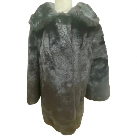 Jackets & Blazers - Vintage black faux fur mod peacoat with 3/4 length sleeve